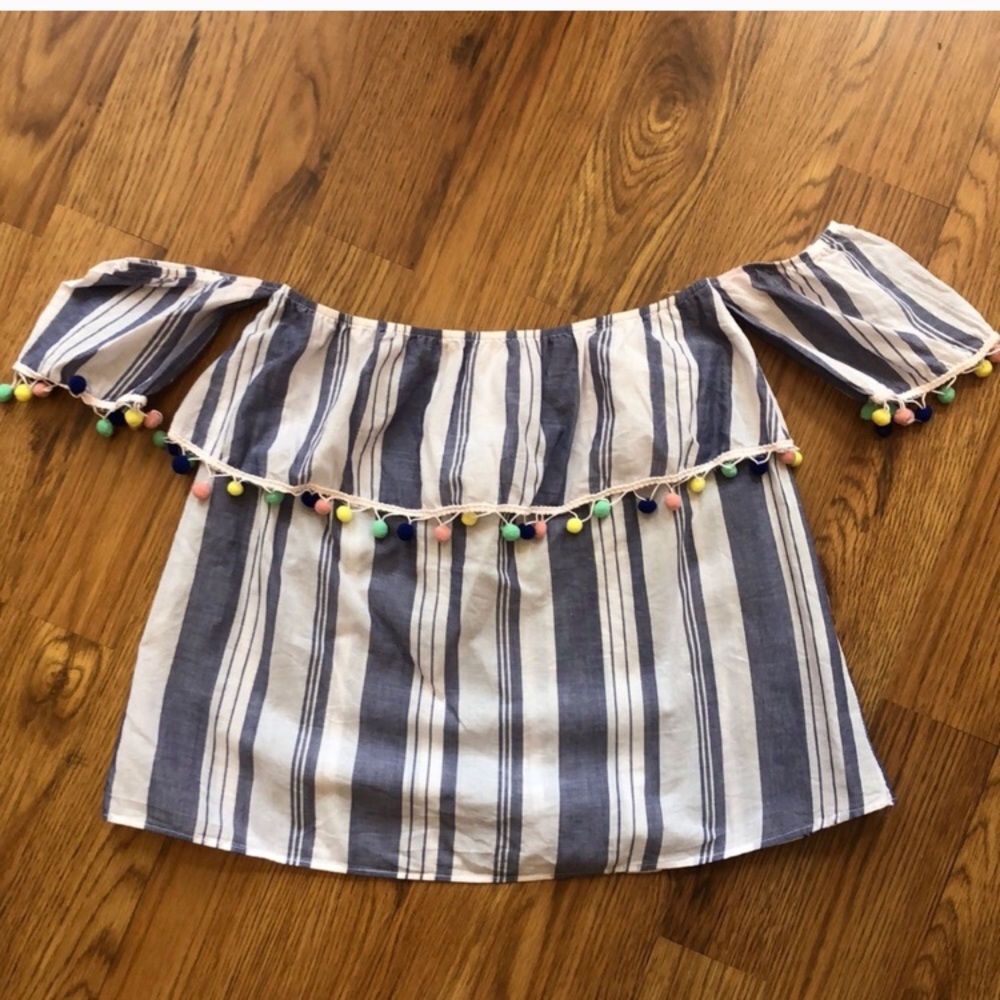 • pom pom top •